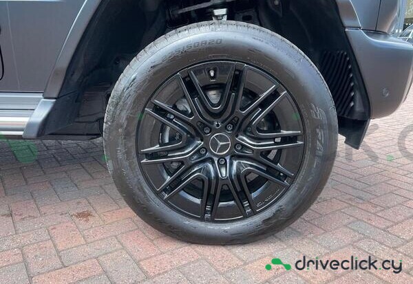 Mercedes G-class Black