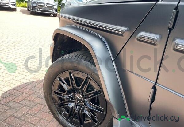 Mercedes G-class Black