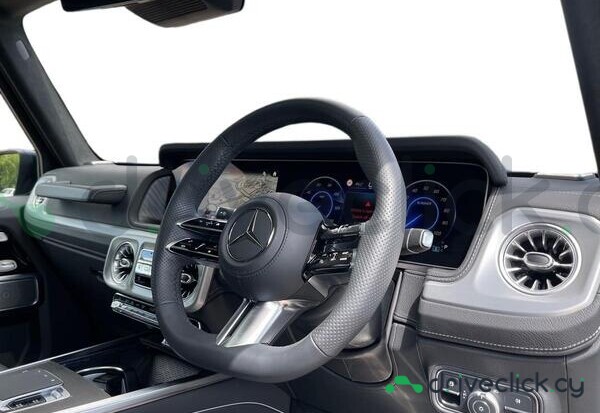 Mercedes G-class Black