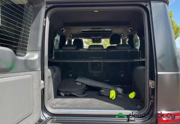 Mercedes G-class Black