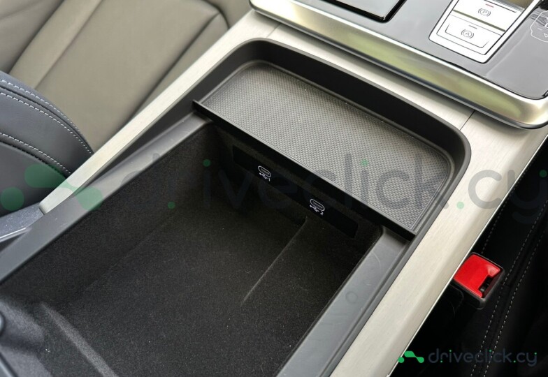 Audi Q7 Grey
