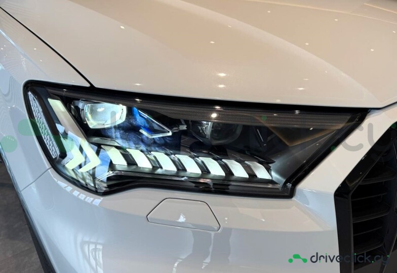 Audi Q7 White