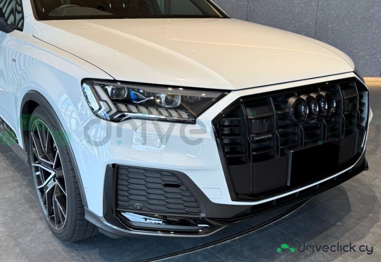 Audi Q7 White