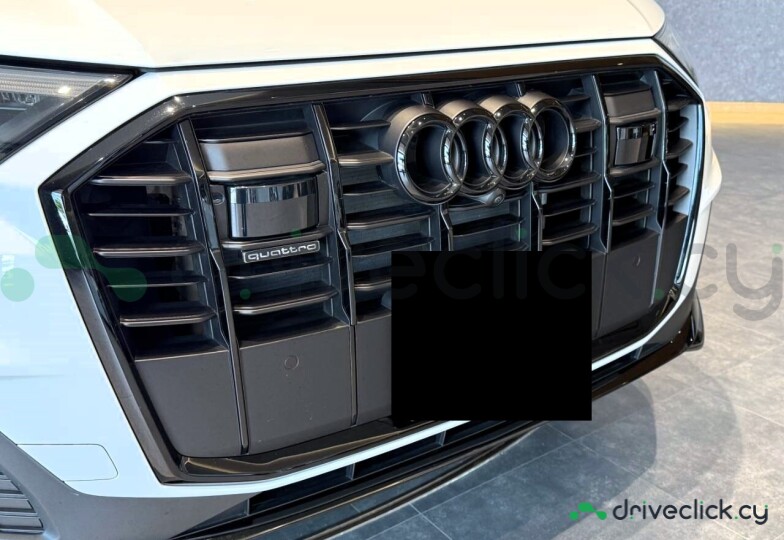 Audi Q7 White