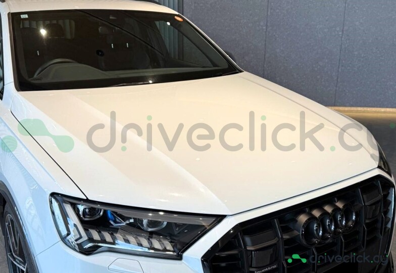 Audi Q7 White