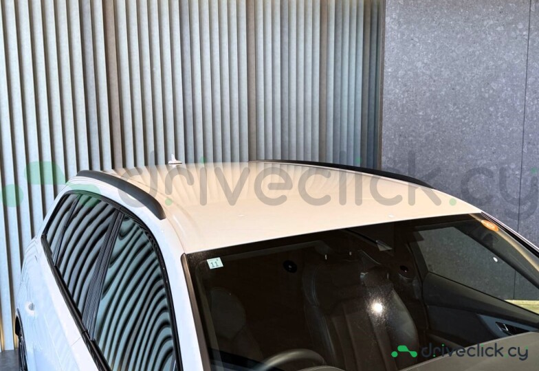 Audi Q7 White