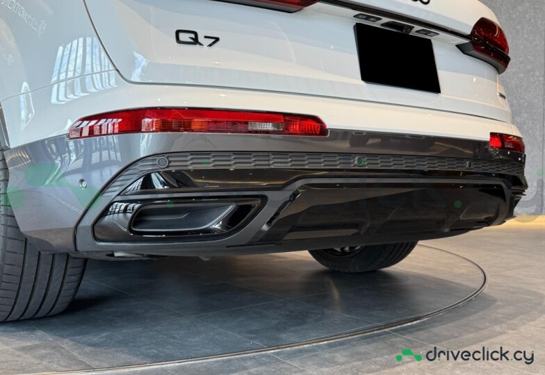 Audi Q7 White