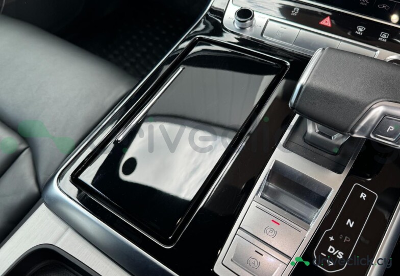 Audi Q7 White