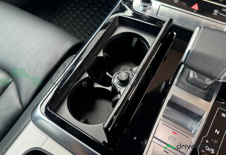 Audi Q7 White