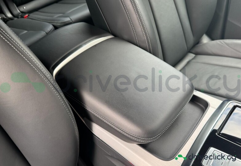 Audi Q7 White