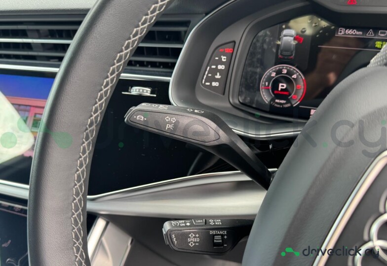 Audi Q7 White