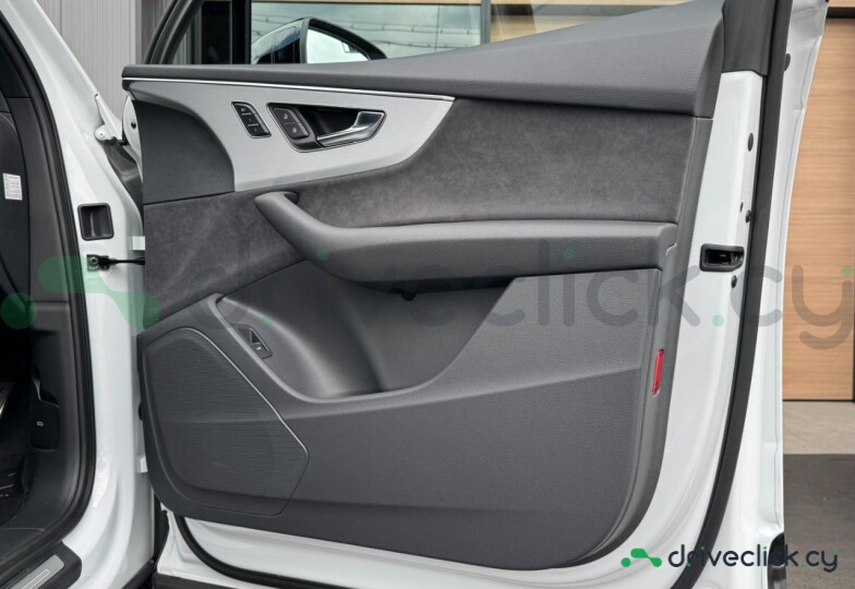 Audi Q7 White