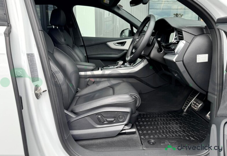 Audi Q7 White