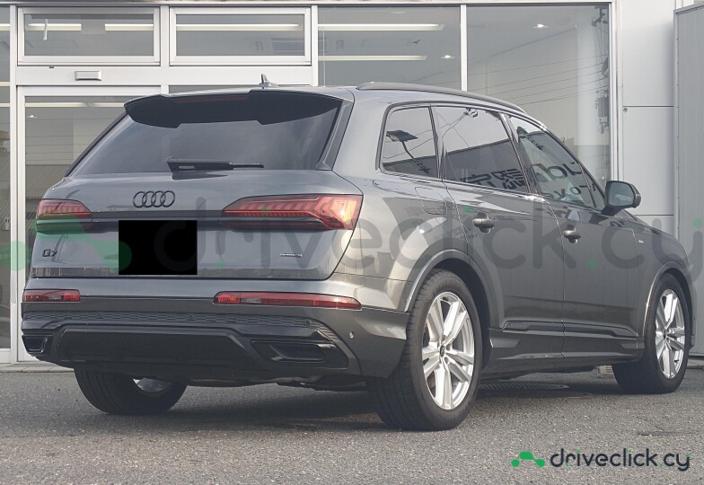 Audi Q7 Grey