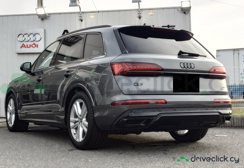 Audi Q7 Grey