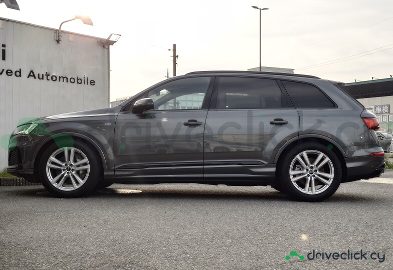 Audi Q7 Grey