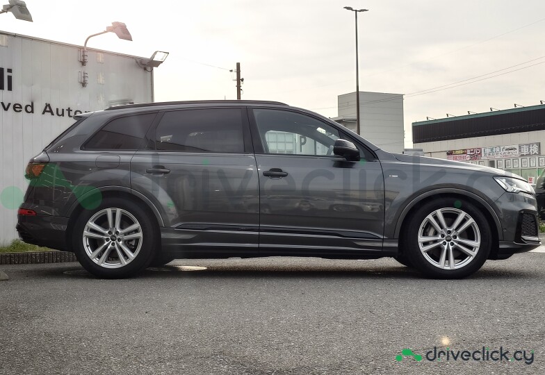Audi Q7 Grey
