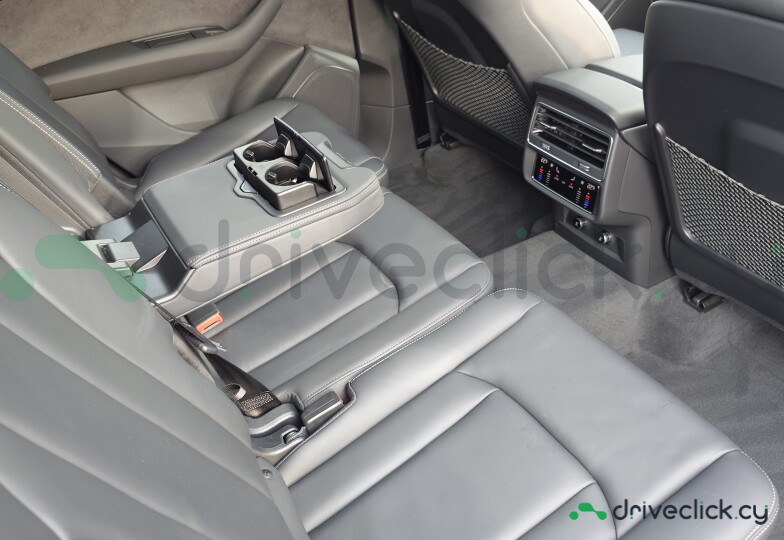 Audi Q7 Grey