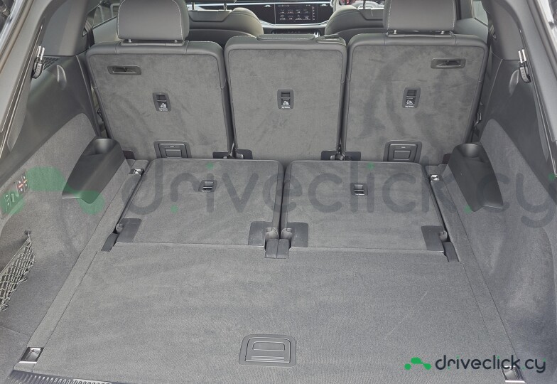 Audi Q7 Grey