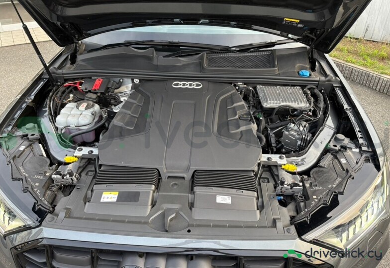 Audi Q7 Grey