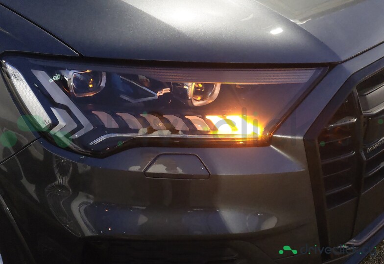 Audi Q7 Grey
