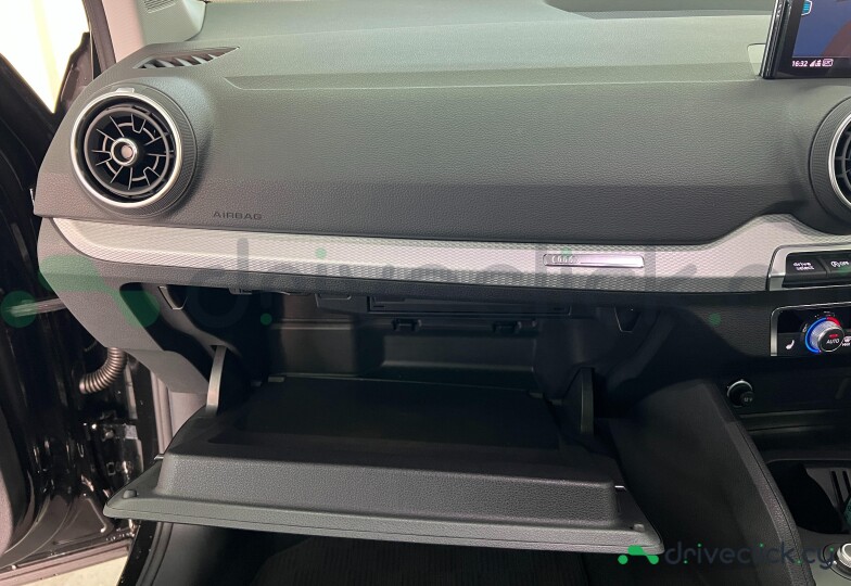 Audi Q2 Black