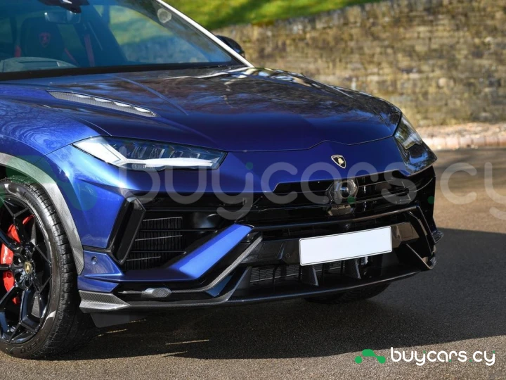 Lamborghini Urus Синий