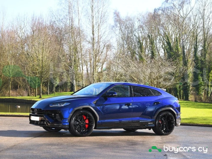 Lamborghini Urus Синий