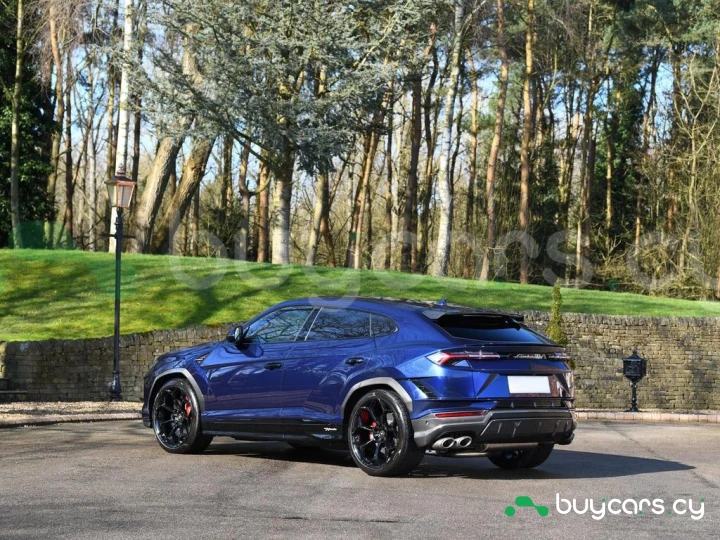 Lamborghini Urus Синий