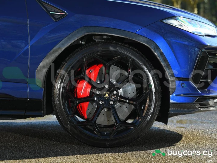 Lamborghini Urus Синий