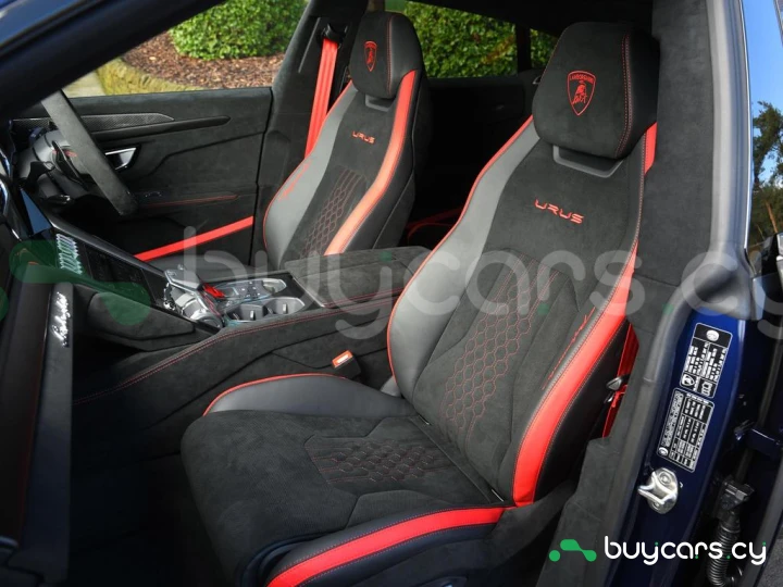Lamborghini Urus Синий