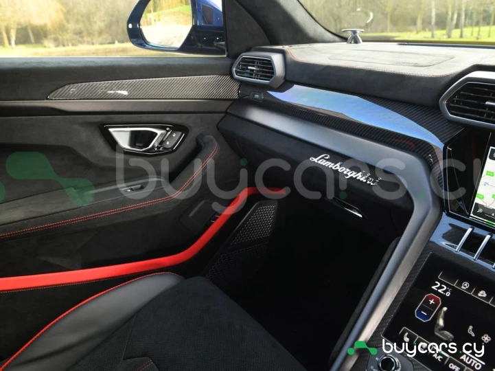 Lamborghini Urus Синий