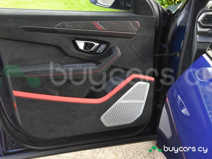 Lamborghini Urus Синий