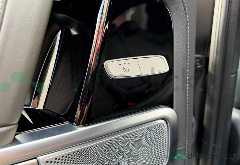Mercedes G-class Black