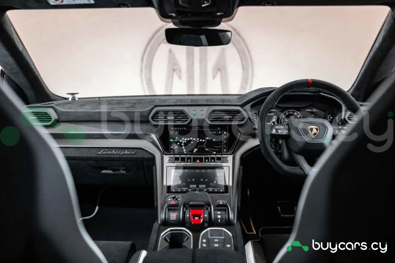 Lamborghini Urus Orange