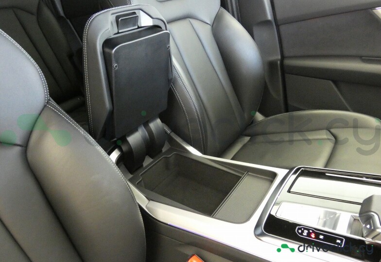 Audi Q7 White