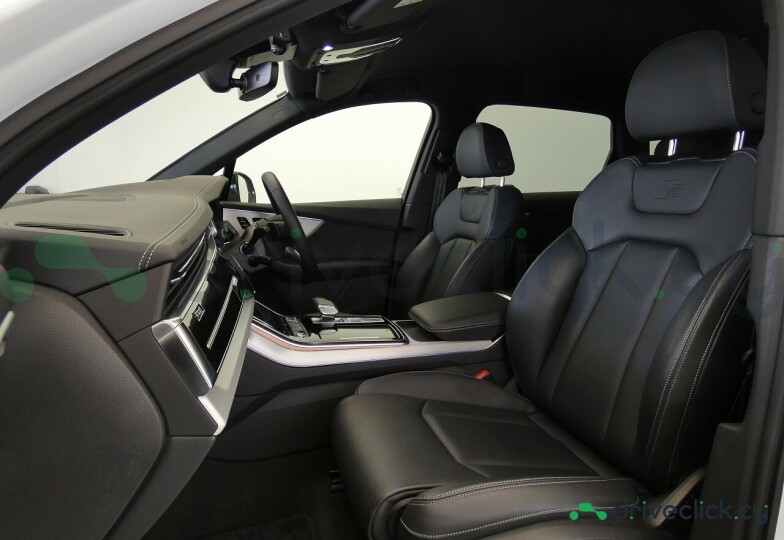 Audi Q7 White