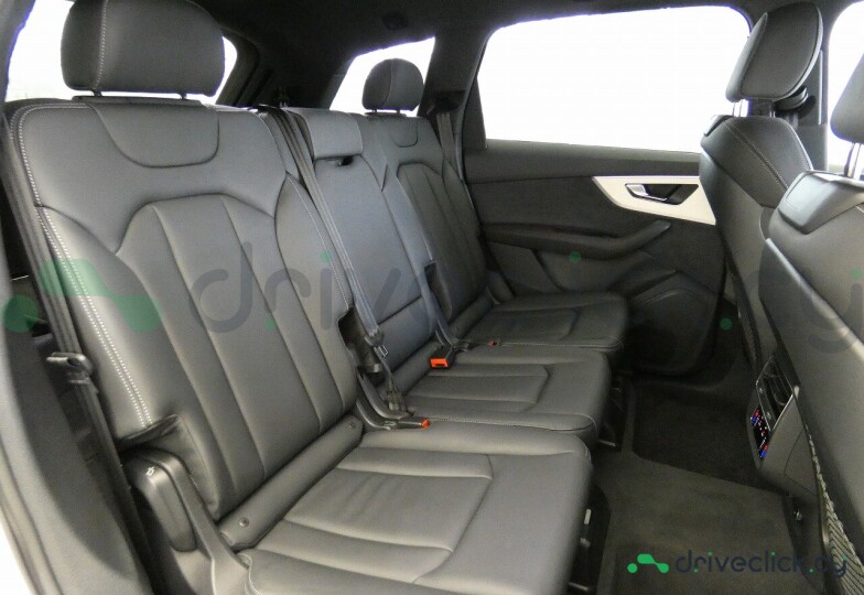 Audi Q7 White