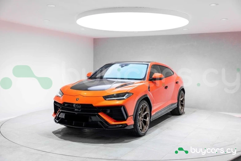 Lamborghini Urus Orange