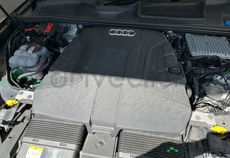 Audi Q7 Grey