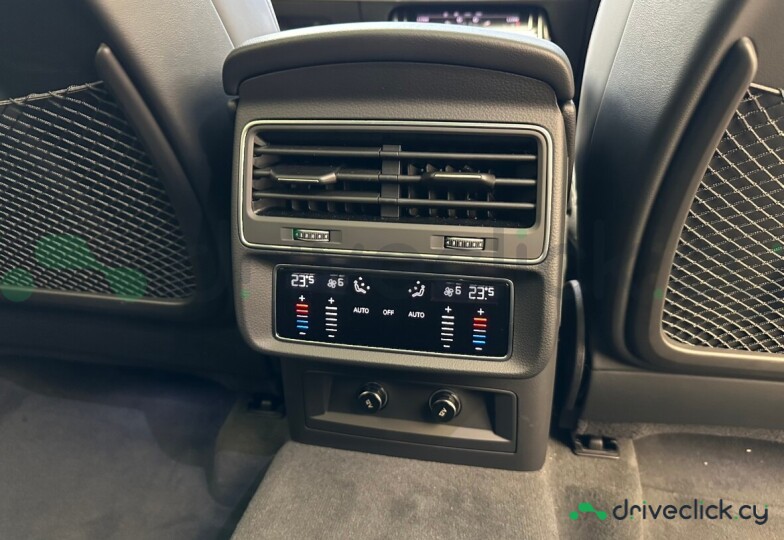 Audi Q7 Grey