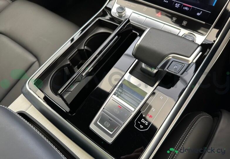 Audi Q7 Grey