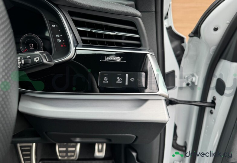 Audi Q7 White