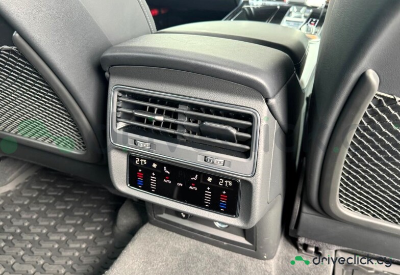 Audi Q7 White