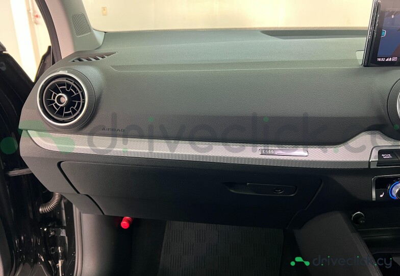 Audi Q2 Black
