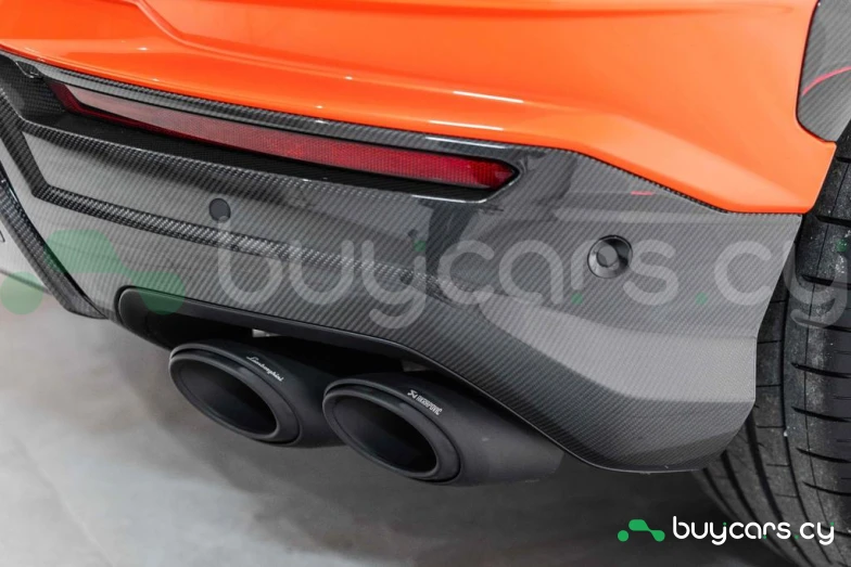 Lamborghini Urus Orange