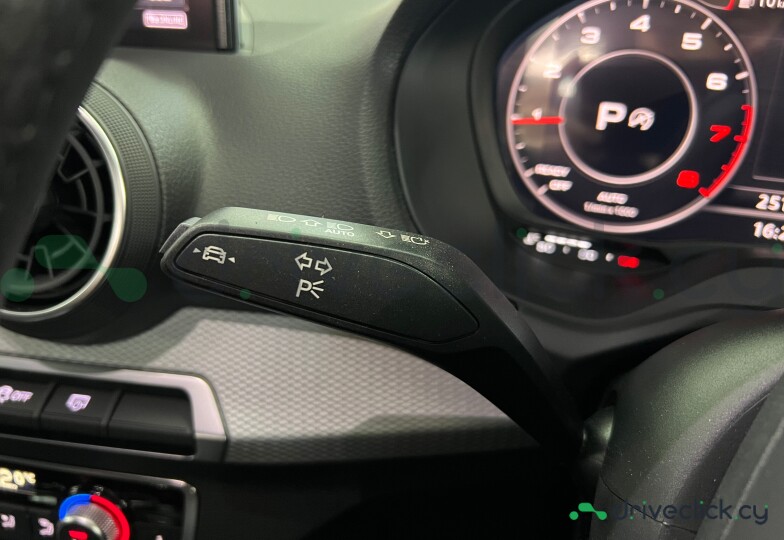 Audi Q2 Black