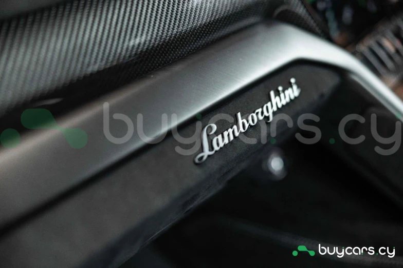 Lamborghini Urus Orange