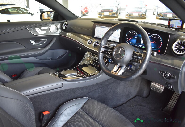 Mercedes E-class Black