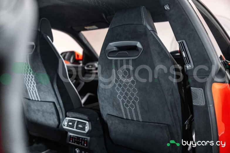 Lamborghini Urus Orange